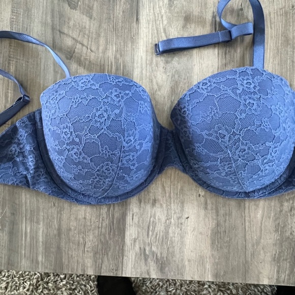 Victoria Secrets Bra - Picture 1 of 6